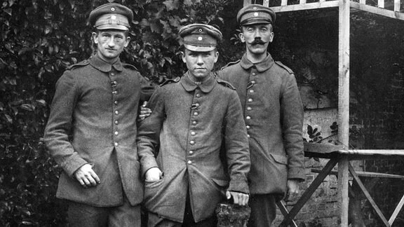 Gefreiter Hitler mit Kameraden im ersten Weltkrieg