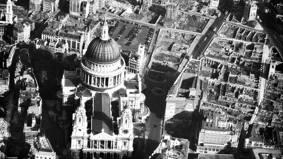 London 1947 mit der St. Pauls Cathedral