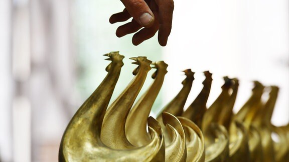 Bronze-Skulpturen des Medienpreises Goldene Henne, 2016