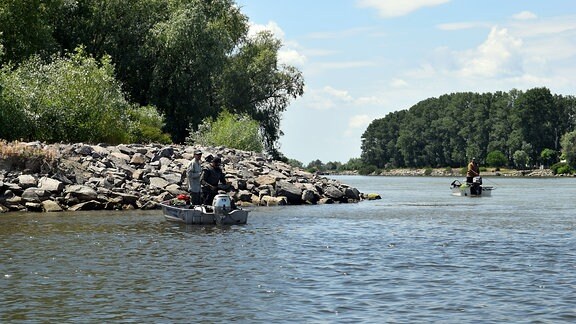 Sportfischer im rumänischen Donaudelta