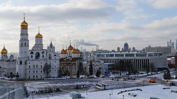 Blick links auf Moskauer Kathedrale Archangel, rechts der Kreml