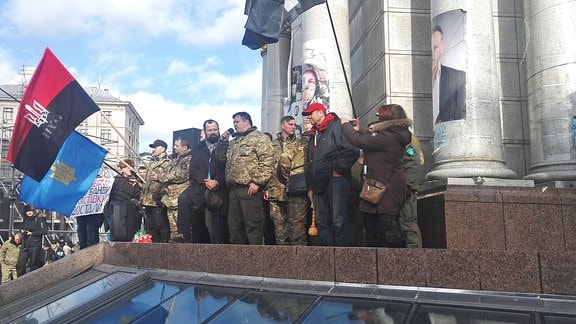 Demonstranten auf dem Majdan fordern Abburch der Handelsbeziehungen zu den Separatistengebieten in der Ostukraine