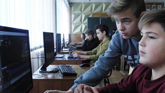 Schüler vor PC