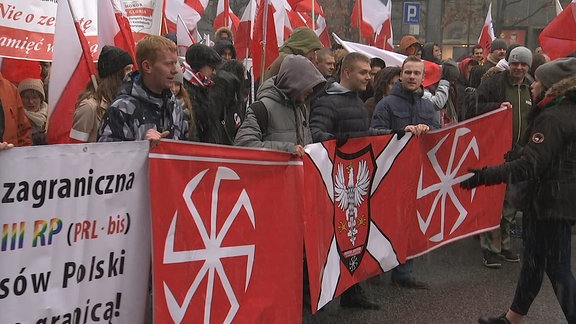 Polnische Patrioten demonstrieren zum Unabhängigkeitstag in Warschau