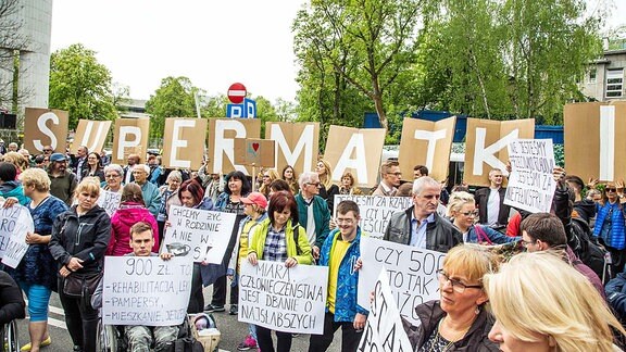 Behinderte protestieren in Sejm.