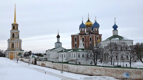 Ansicht einer verschneiten, russischen Stadt