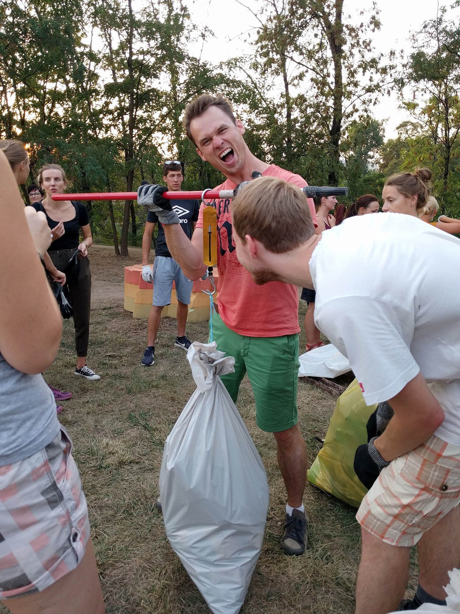 Saubere Sache: die Trash-Heros in Tschechien | MDR.DE