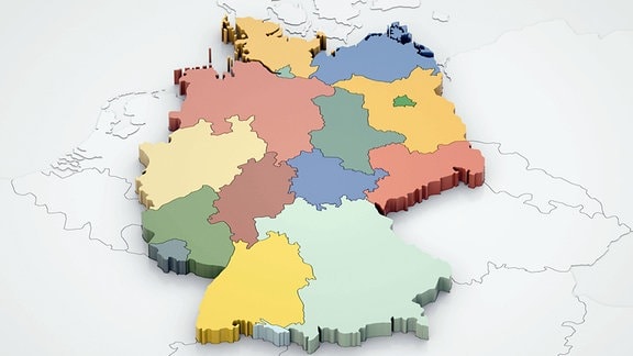 Deutschlandkarte mit farbig hervorgehobenen Bundesländern und den Nachbarstaaten