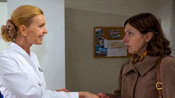 Ingrid trifft im Krankenhaus auf Mariannes Schwester Renate.