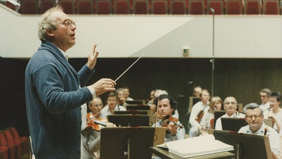 Foto von Max Pommer mit dem RSO im Gewandhaus Leipzig