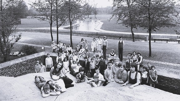 Schwarz-Weiß-Foto des Rundfunkkinderchors Leipzig.