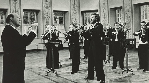 Foto von Wolf-Dieter Hauschild und dem Rundfunk Kammerorchester