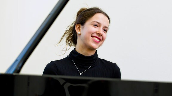 Charlotte Steppes, Klavier