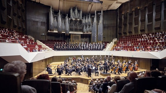 MDR-Sinfonieorchester und MDR-Rundfunkchor beim Saisoneröffnungskonzert 2019/20 im Leipziger Gewandhaus