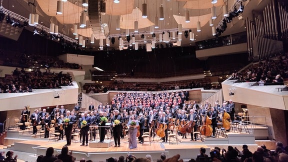 Die MDR-Ensembles auf der Bühne der Philharmonie Berlin