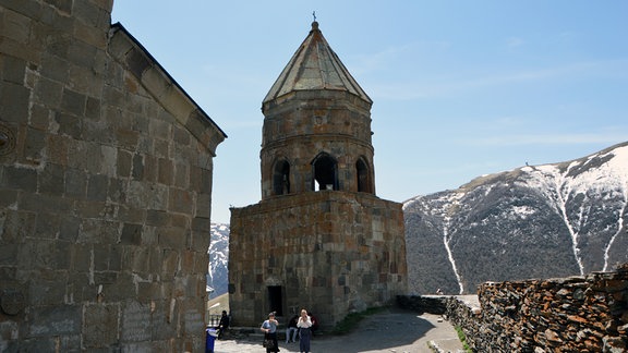 Gergeti Kirche im Grossen Kaukasus in Georgien.