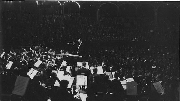 Historische Aufnahme mit dem Leipziger Sinfonieorchester in der Alberthalle 1932