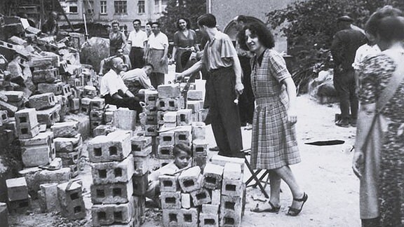 Wiederaufbau Sendesaal 1947 durch Chormitglieder