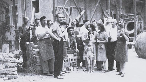 Wiederaufbau Sendesaal 1947 durch Chormitglieder