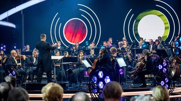 Das MDR-Sinfonieorchester spielt auf der Studiobühne beim Benefizkonzert des Bundespräsidenten in Leipzig