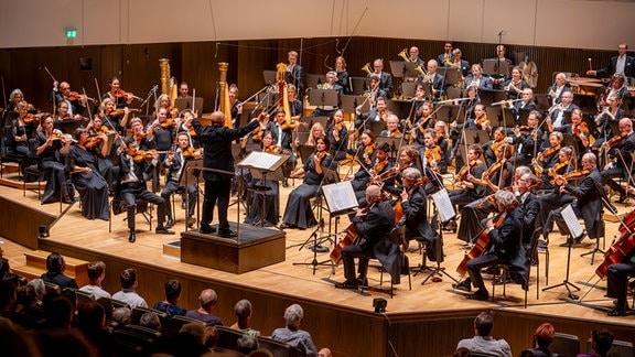 Das MDR-Sinfonieorchester spielt im Leipziger Gewandhaus das Eröffnungskonzert der MDR-Konzertsaison 2024/25