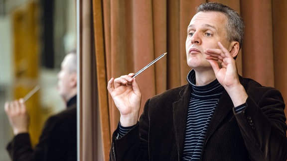 Sergii Golubnychyi, Dirigent an der Kiewer Oper, probt am Staatstheater Meiningen Beethovens Fidelio.