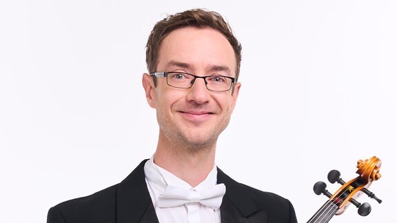 MDR-Sinfonieorchestermitglied Sebastian Hensel