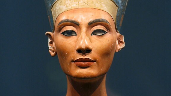 Büste der altägyptischen Königin Nofretete