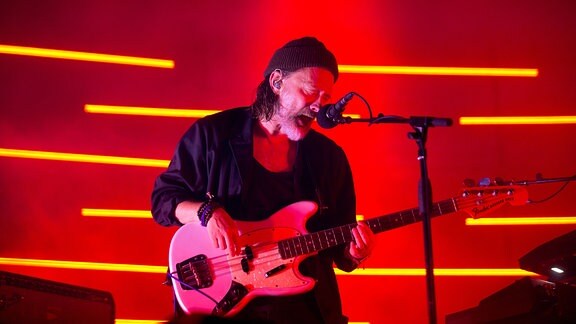 Thom Yorke, Musiker aus Großbritannien, tritt mit dem Musikprojekt The Smile auf dem Primavera Sound Festival im Parc del Forum auf. 