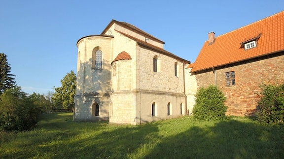 Romanische Konradsburg mit Basilika.