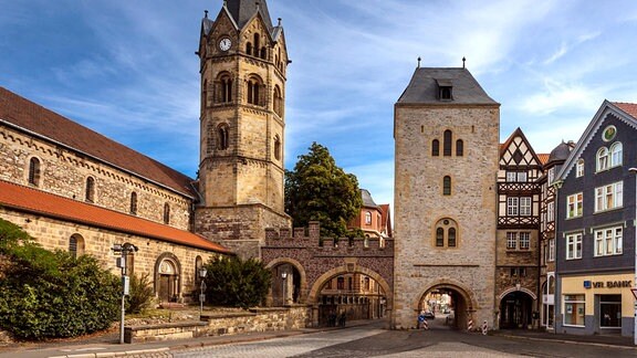 Blick auf Nikolaikirche und Nikolaitor in Eisenach