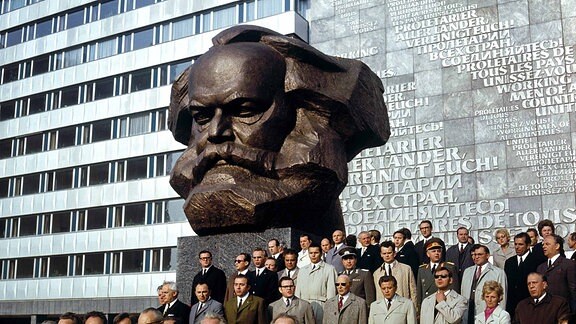 Karl-Marx-Denkmal wird in Karl Marx Stadt eingeweiht