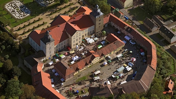 Luftbild von den Obsttagen auf dem Schloss Hundisburg 