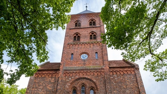 Romanischer Backsteinbau einer Klosterkirche in Diesdorf