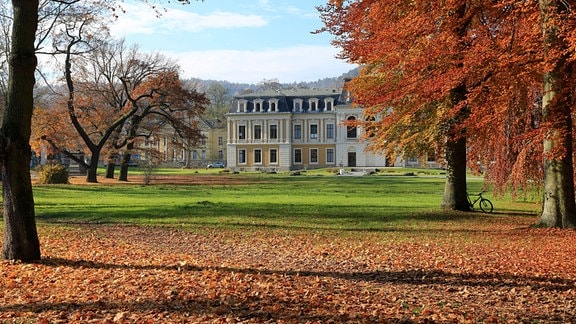 Schloss Elisabethenburg im englischen Garten in Meiningen