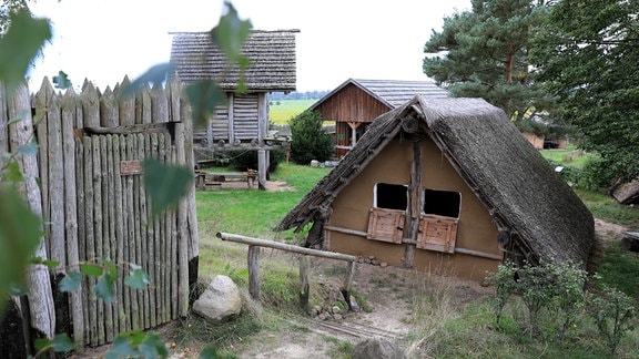 Alte Hütten eines elbgermanisches Stammes.