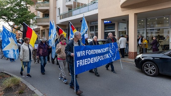 Kunst gegen rechts in Schönebeck: Blick in die Ausstellung