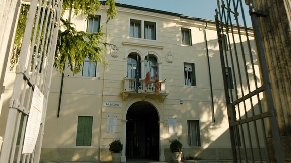 Das Rathaus von Montecchio Maggiore in Venetien, in dem 2004 eine Wandmalerei von Sitte freigelegt wurde.