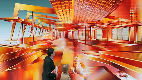 Besucher eines Museums stehen vor einem überdimensionalen Gemälde, auf dem Strukturen in Orange zu sehen sind