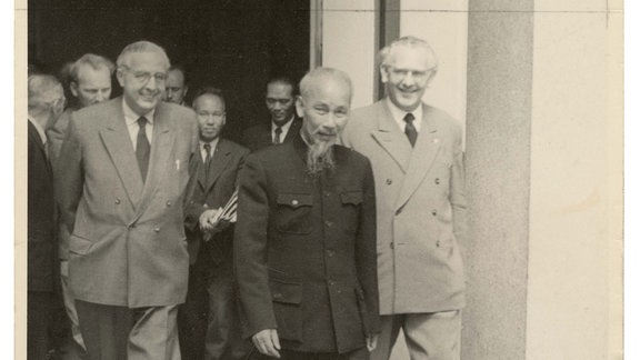 Historische Aufnahme mit Ho Chi Minh