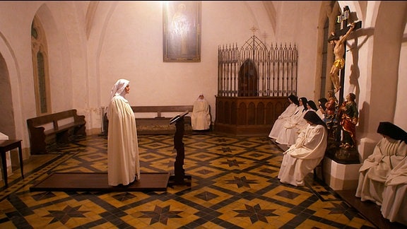 Nonnen im Kloster