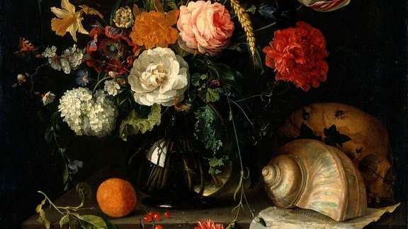 Jan Davidsz de Heem: Memento Mori. Ein Totenkopf neben einem Blumenstrauss um 1655/60