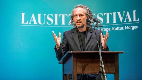 Daniel Kühnel bei der Vorstellung des Lausitz Festival 2020