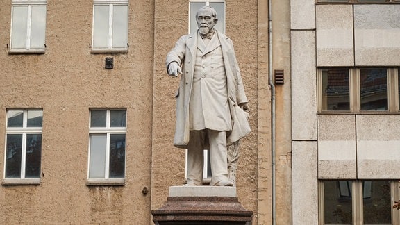 Denkmal Hermann Schulze-Delitzsch
