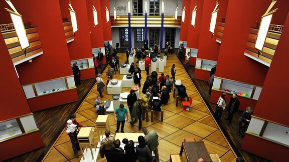 Die Pfeilerhalle im Grassimuseum während einer Messe für Kunsthandwerk im Jahr 2011