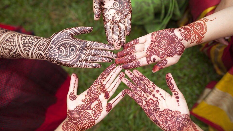 Henna Tattoo Wie Alt Muss Man Sein / Henna Tattoo Selber Machen
