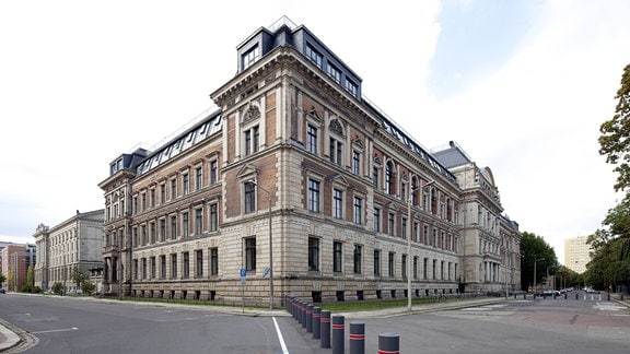 Blick auf das klassisizistische Gebäude der Leipziger Kunsthochschule