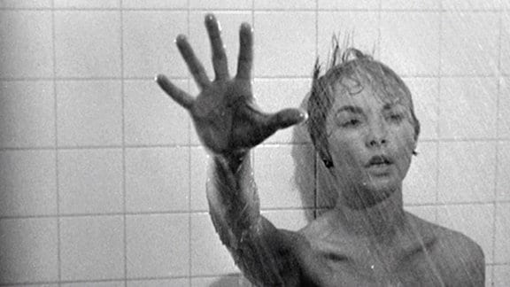 Filmszene aus dem Film "Psycho" - Janet Leigh unter der Dusche