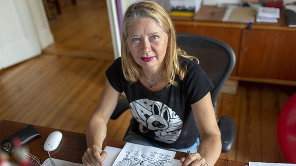 Portrait der Illustratorin und Zeichnerin Kat Menschik.