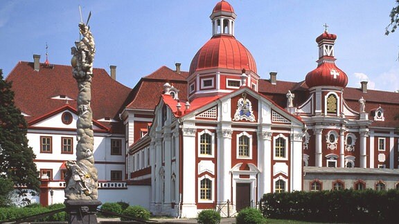 Das Kloster St. Marienthal in Ostritz beherbergt eine Sammlung mehrerer mittelalterlicher Andachtsbücher und Handschriften.